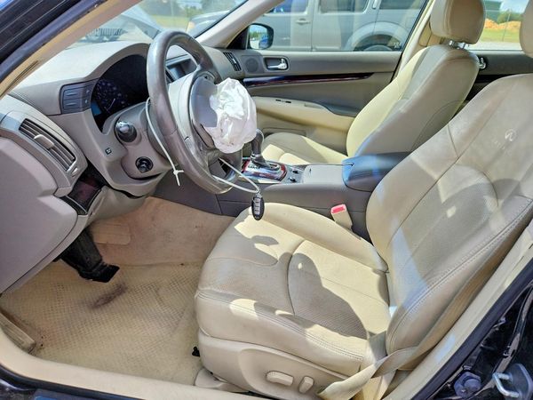 2013 INFINITI G37 — DENT