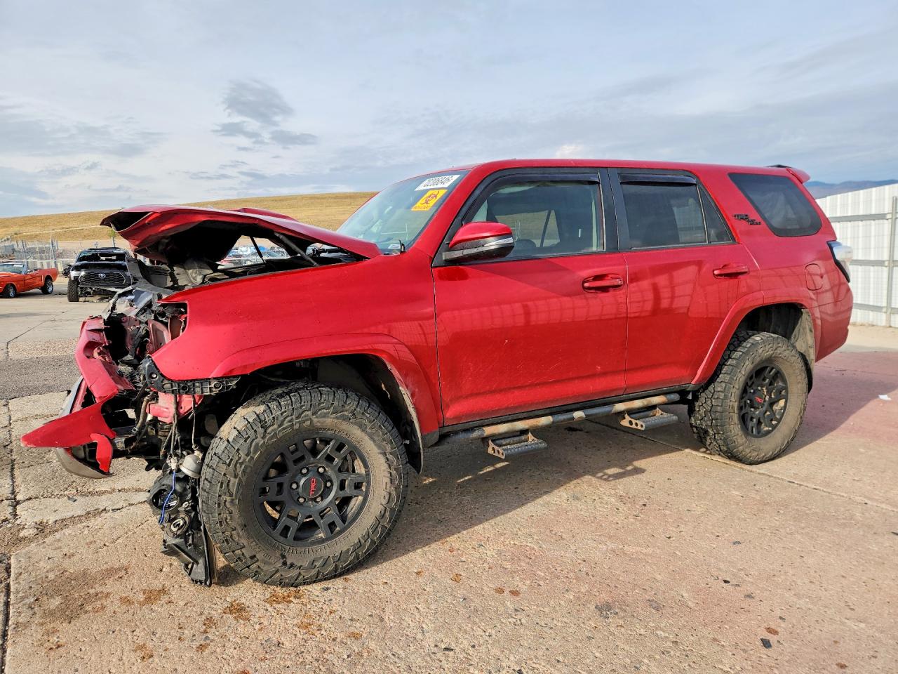 2018 TOYOTA 4RUNNER — Front 3/4