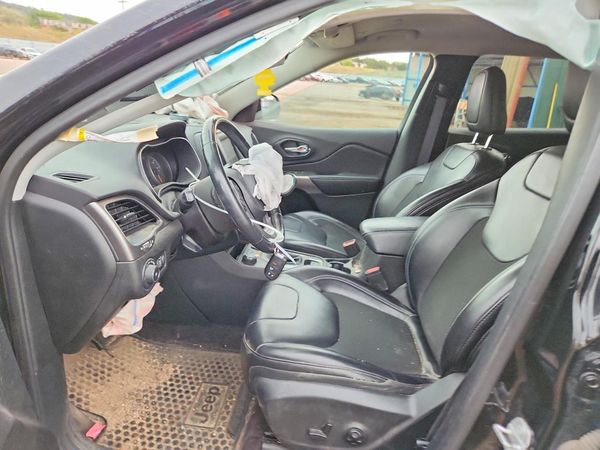 2019 JEEP CHEROKEE Latitude Plus — DENT