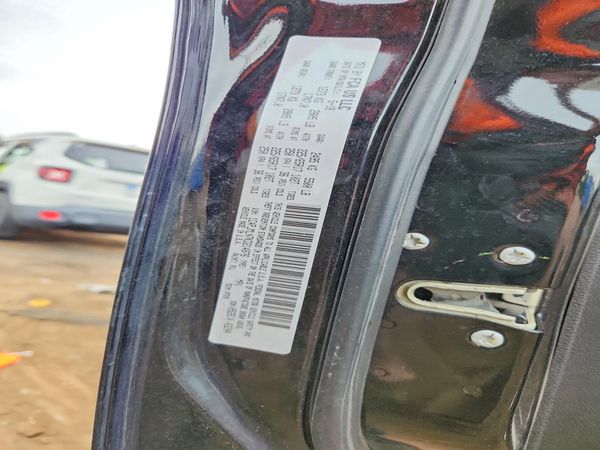 2019 JEEP CHEROKEE Latitude Plus — VINS