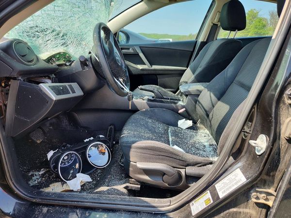 2013 MAZDA 3 SV/Base — DENT