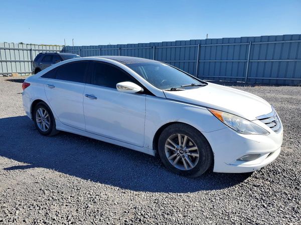 2012 HYUNDAI SONATA Middle level — Passenger 3/4