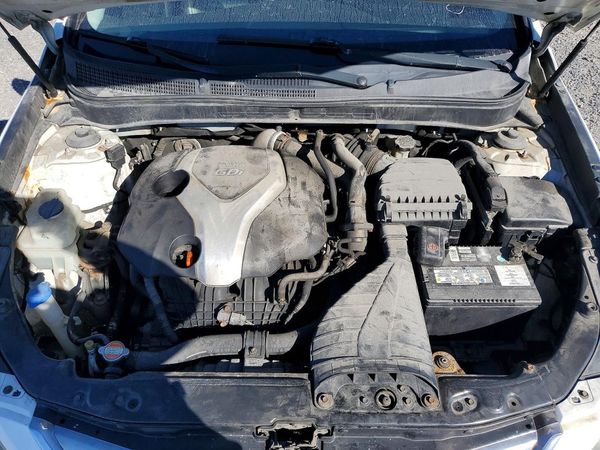 2012 HYUNDAI SONATA Middle level — Engine bay