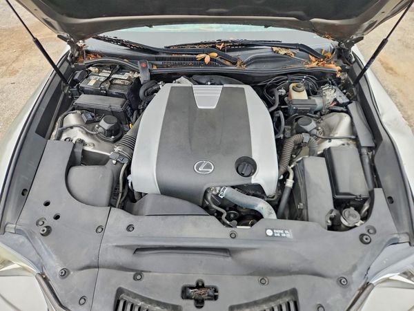 2016 LEXUS RC 300 — Engine bay