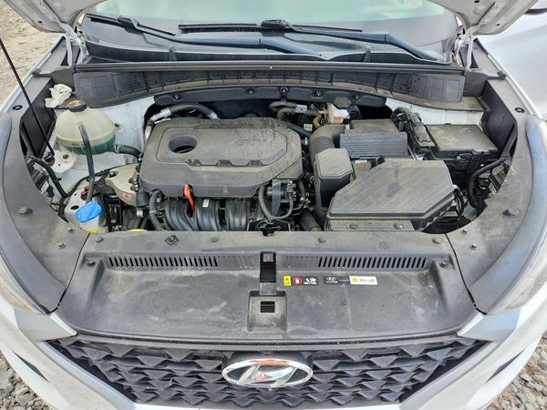 2020 HYUNDAI TUCSON — Engine bay