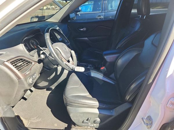 2019 JEEP CHEROKEE Latitude Plus — DENT