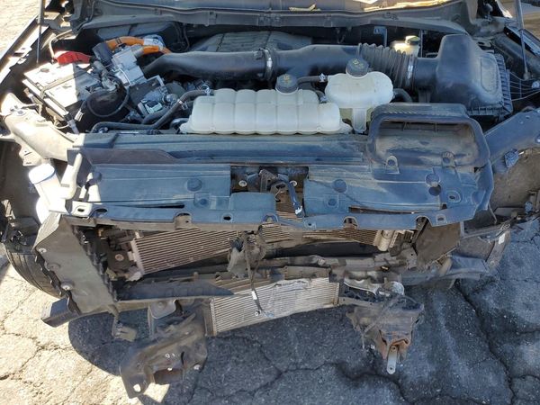 2022 FORD F150 SuperCrew — Engine bay