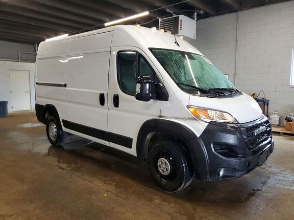 2025 RAM PROMASTER 2500 — Passenger 3/4