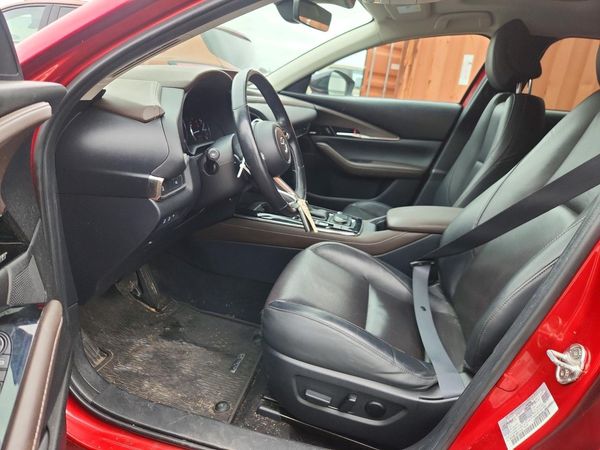 2021 MAZDA CX-30 Premium Package — DENT