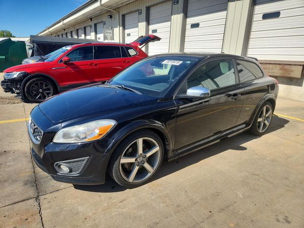 2012 VOLVO C30 — Front 3/4