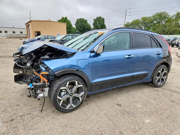 2023 KIA NIRO SX Touring — Front 3/4