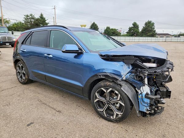 2023 KIA NIRO SX Touring — Passenger 3/4