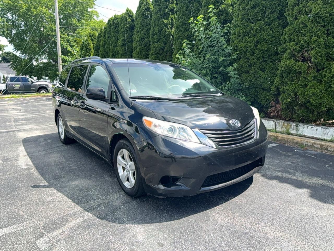 2013 TOYOTA SIENNA