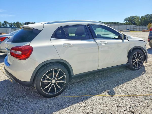 2015 MERCEDES-BENZ GLA GLA250 — PSRA