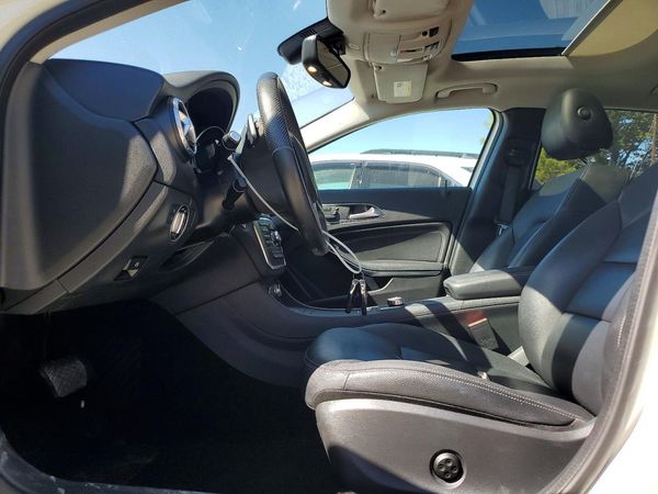 2015 MERCEDES-BENZ GLA GLA250 — DENT
