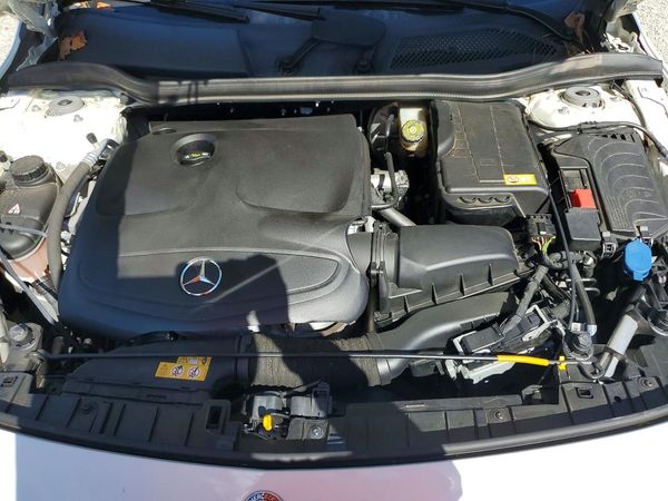2015 MERCEDES-BENZ GLA GLA250 — Engine bay
