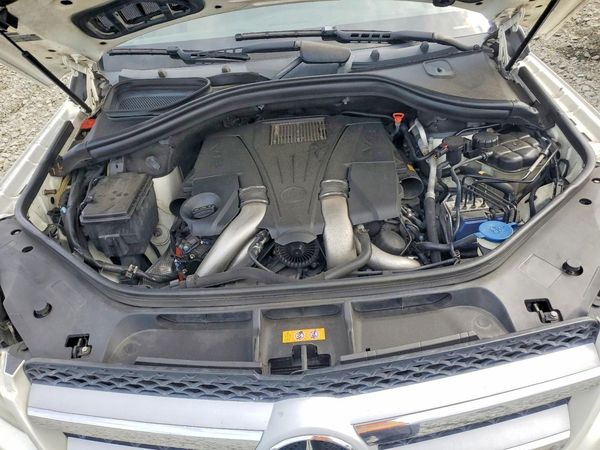 2014 MERCEDES-BENZ GL-CLASS GL450 4MATIC — Engine bay