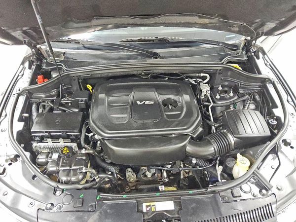 2017 DODGE DURANGO SXT — Engine bay