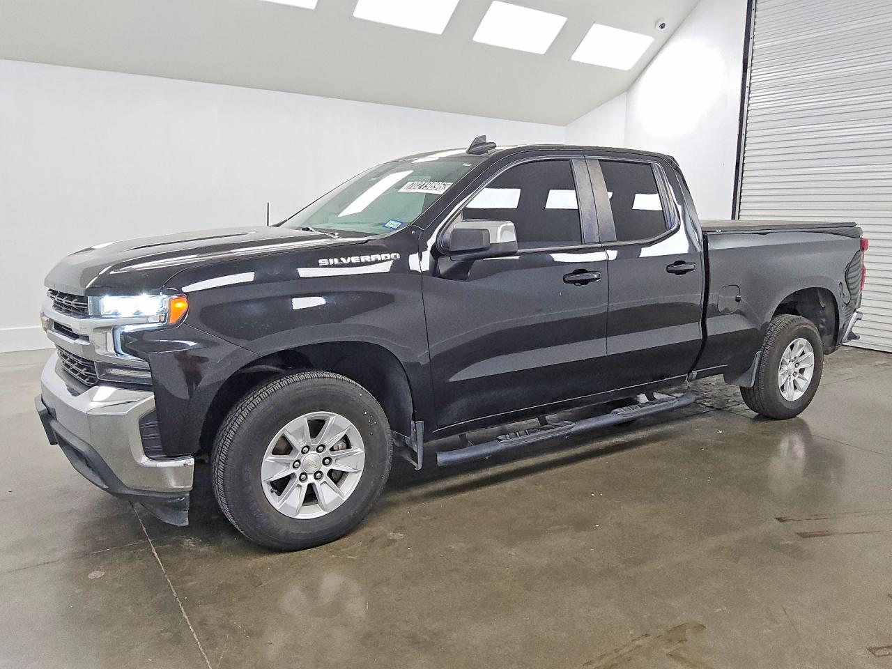 2021 CHEVROLET SILVERADO LT — Front 3/4