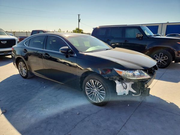 2013 LEXUS ES 350 — Passenger 3/4