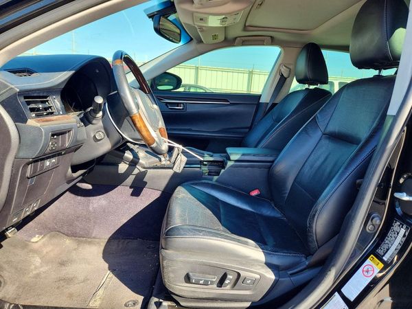 2013 LEXUS ES 350 — DENT