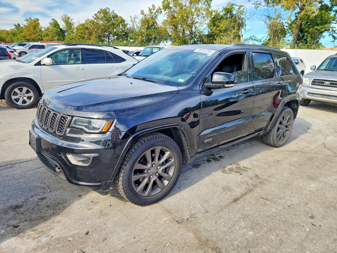2016 JEEP GRAND CHEROKEE LIMITED 4X4 — Front 3/4