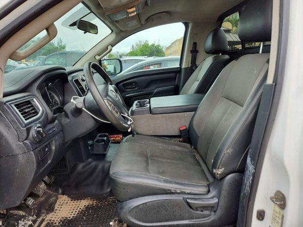 2019 NISSAN TITAN — DENT