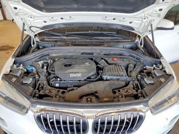 2016 BMW X1 xDrive28i — Engine bay