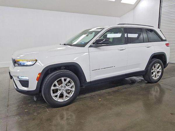 2023 JEEP GRAND CHEROKEE Limited — Front 3/4