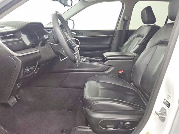 2023 JEEP GRAND CHEROKEE Limited — DENT