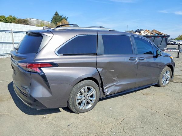 2022 TOYOTA SIENNA Platinum — PSRA