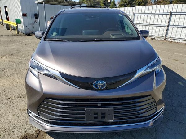 2022 TOYOTA SIENNA Platinum — DIRF
