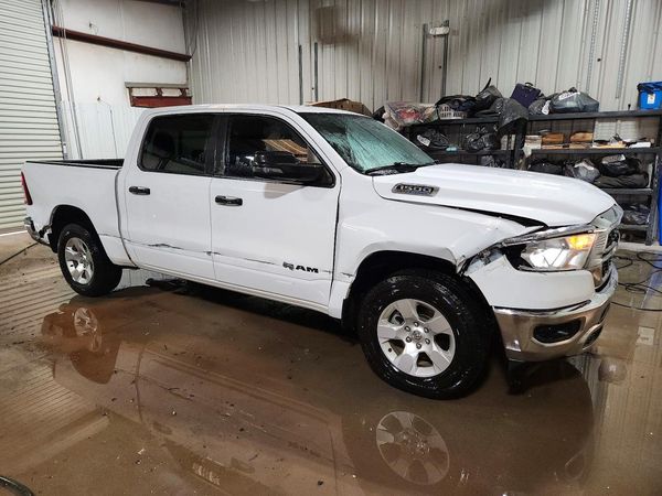 2024 RAM 1500 Big Horn/Lonestar — Passenger 3/4