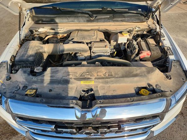 2024 RAM 1500 Big Horn/Lonestar — Engine bay