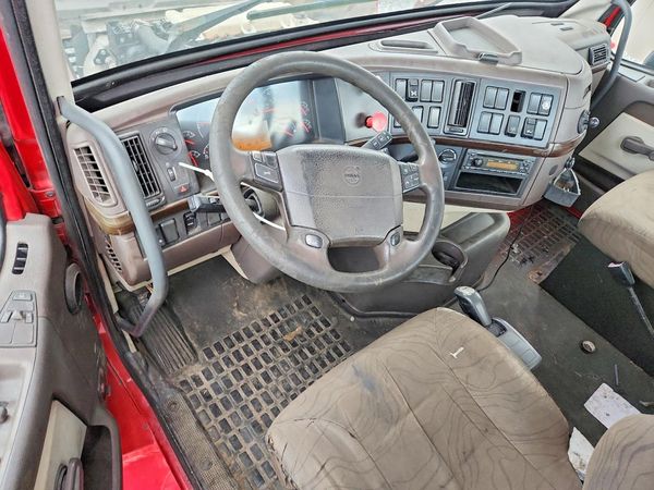 2014 VOLVO VN — CKPT