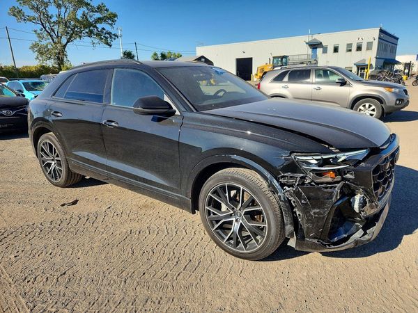 2025 AUDI Q8 quattro Progressiv — Passenger 3/4