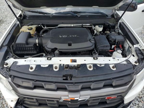 2021 CHEVROLET COLORADO Z71 — Engine bay