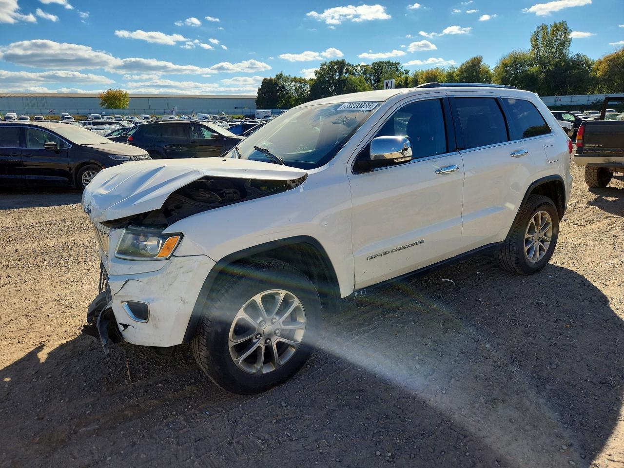 2015 JEEP CHEROKEE Limited — Front 3/4