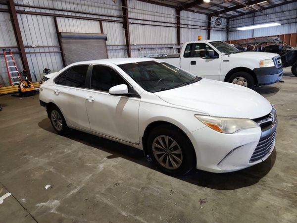 2017 TOYOTA CAMRY LE/SE/XLE/XSE — Passenger 3/4