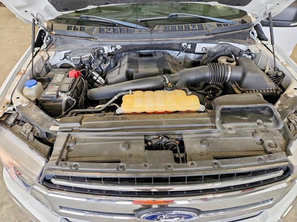 2018 FORD F150 — Engine bay