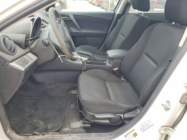 2013 MAZDA 3 Sport/GX — DENT