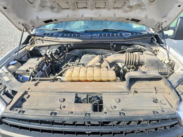 2019 FORD F150 — Engine bay