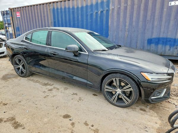 2019 VOLVO S60 Inscription — Passenger 3/4