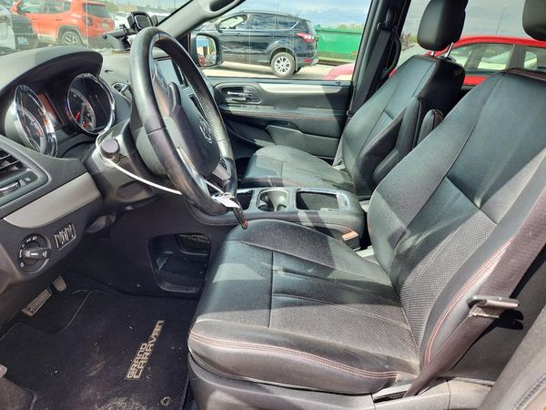 2016 DODGE GRAND CARAVAN R/T — DENT