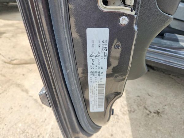 2016 DODGE GRAND CARAVAN R/T — VINS