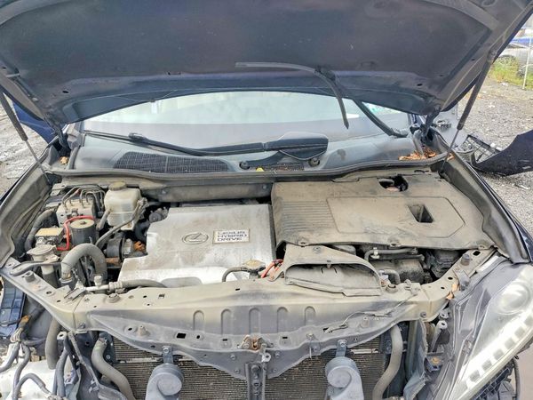 2015 LEXUS RX450 — Engine bay