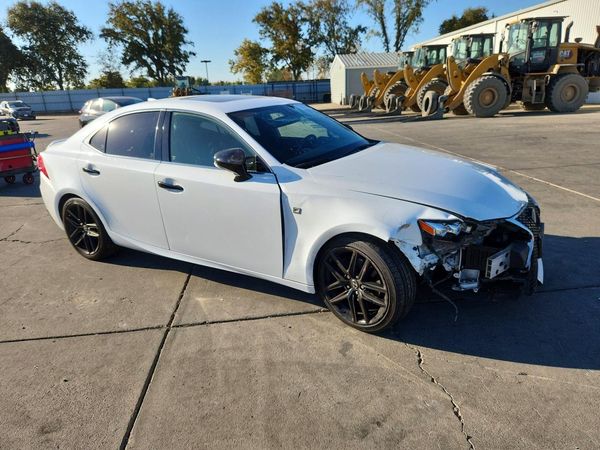 2015 LEXUS IS 250 — Passenger 3/4