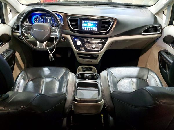 2019 CHRYSLER PACIFICA Touring L — CKPT