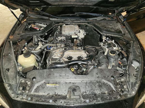 2017 INFINITI Q50 — Engine bay