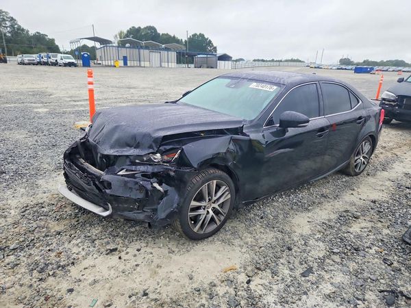 2018 LEXUS IS 300 — Front 3/4